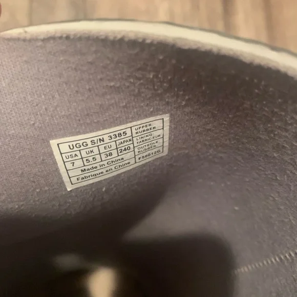 UGG rain boots - Picture 6 of 9